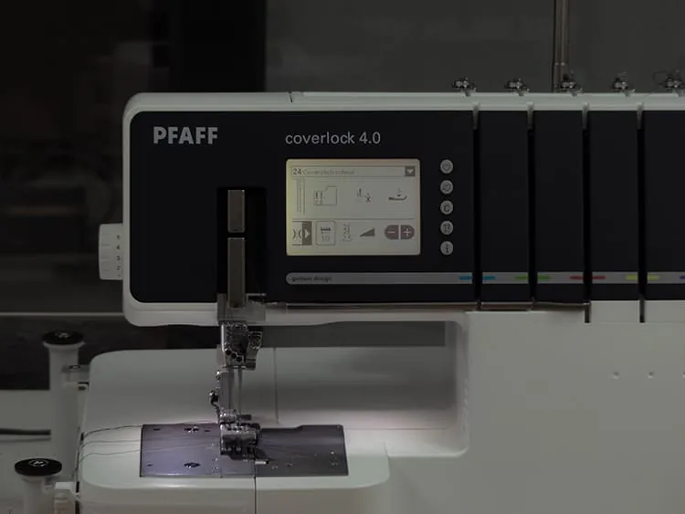 Máquina de coser PFAFF en nuestro taller